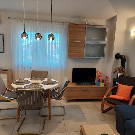 Appartamento Lana Fažana Esterno foto