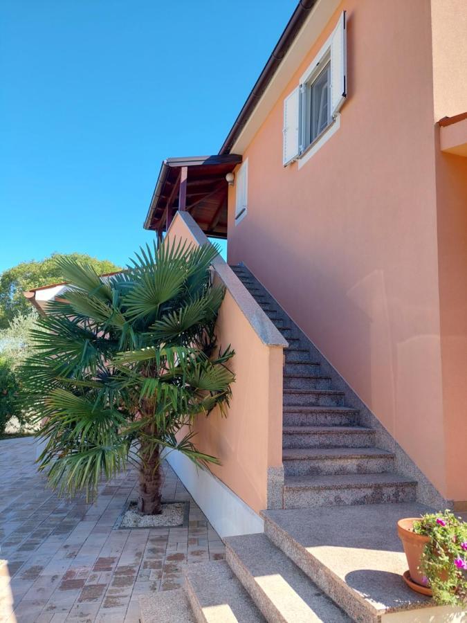 Appartamento Lana Fažana Esterno foto